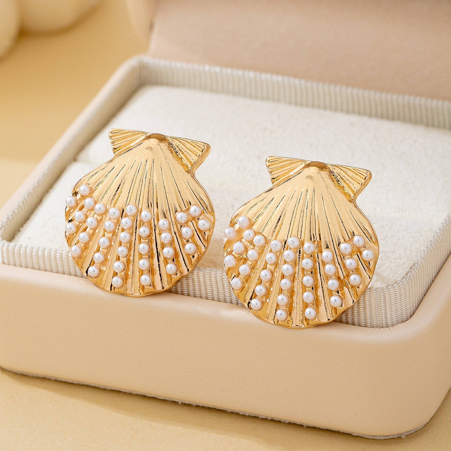 Scallop Pearl Shell Earrings