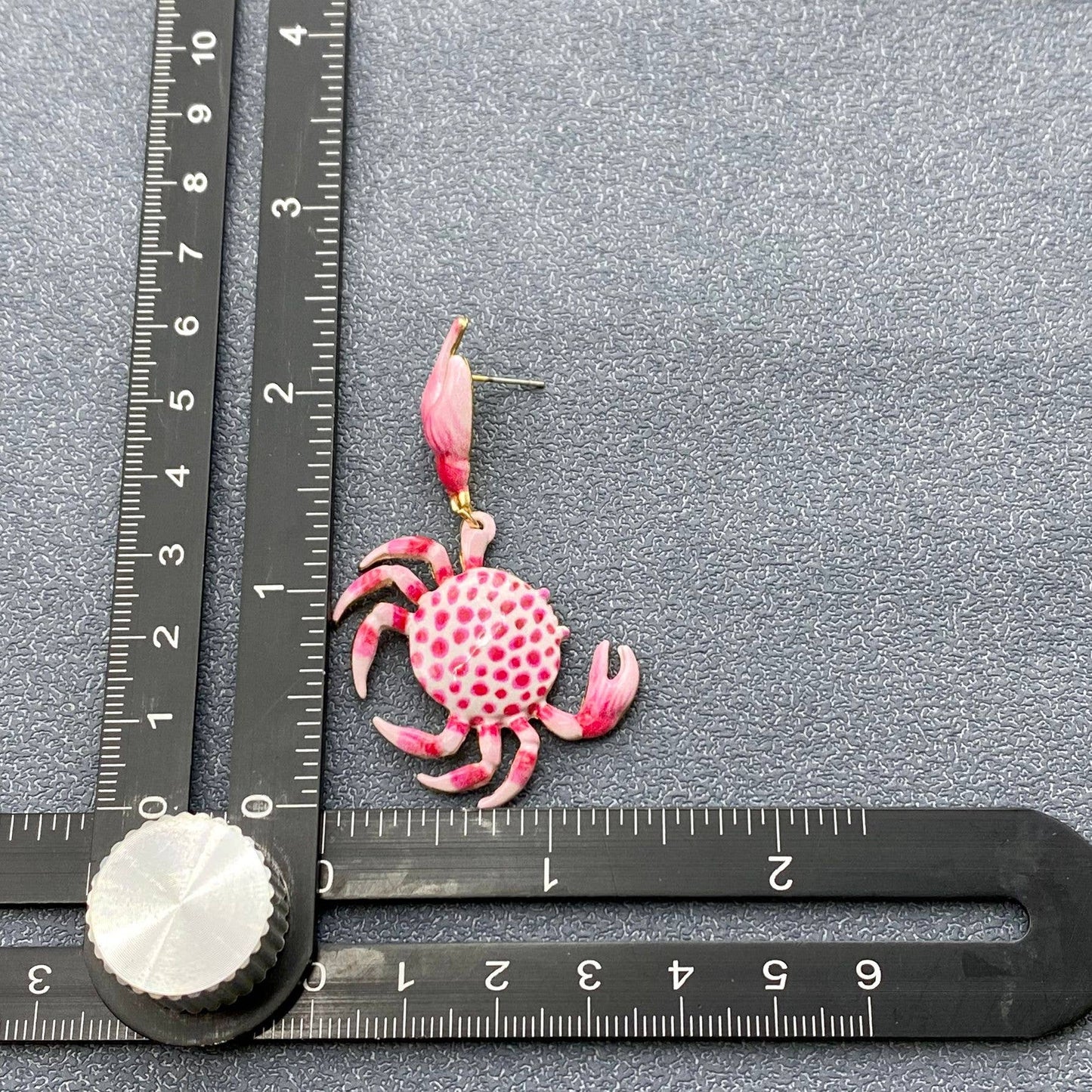 Mio Queena - Pink Enamel Crab Charm Post Earrings