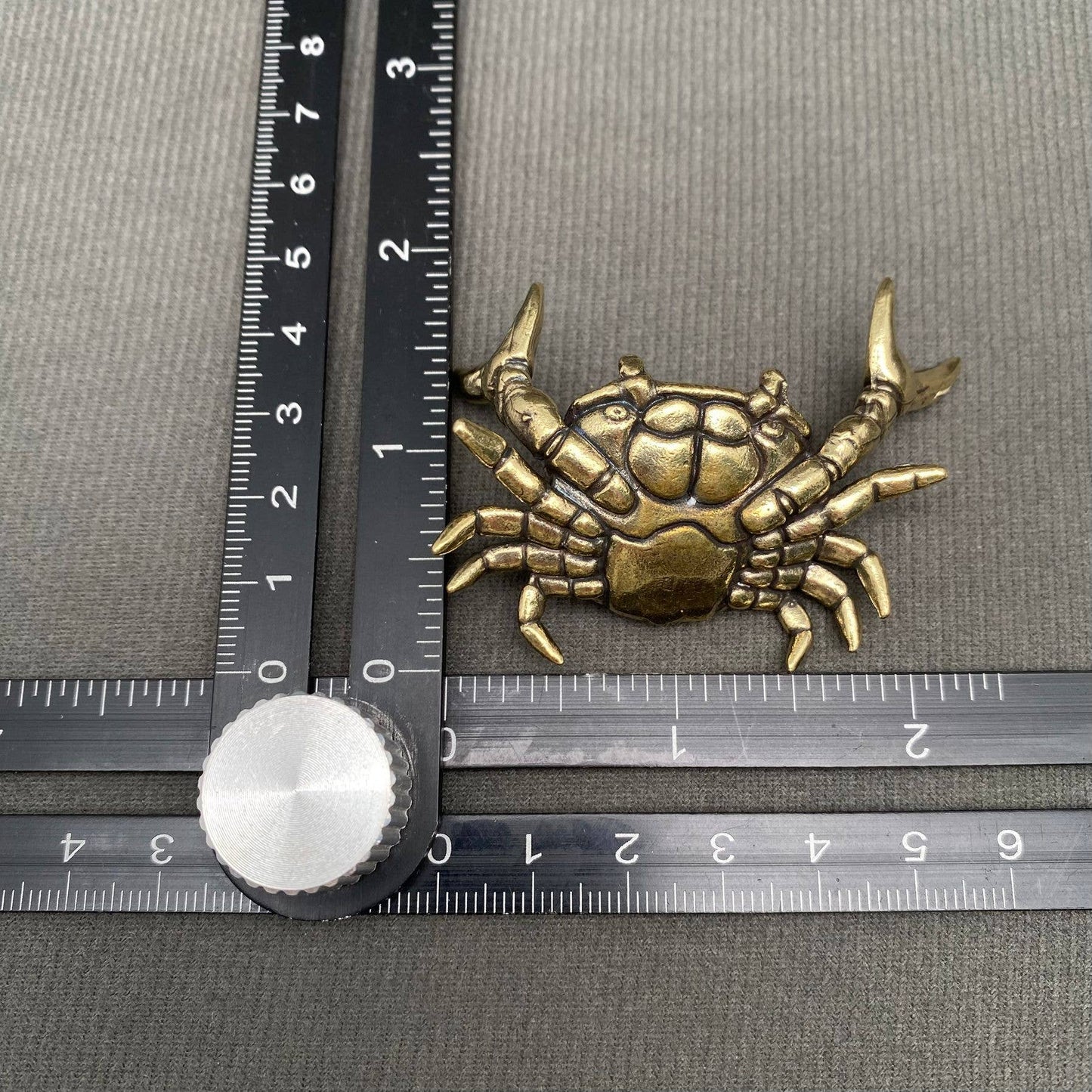 Mio Queena - The Crab Opens Its Claws Brass Crafts Desktop Ornaments