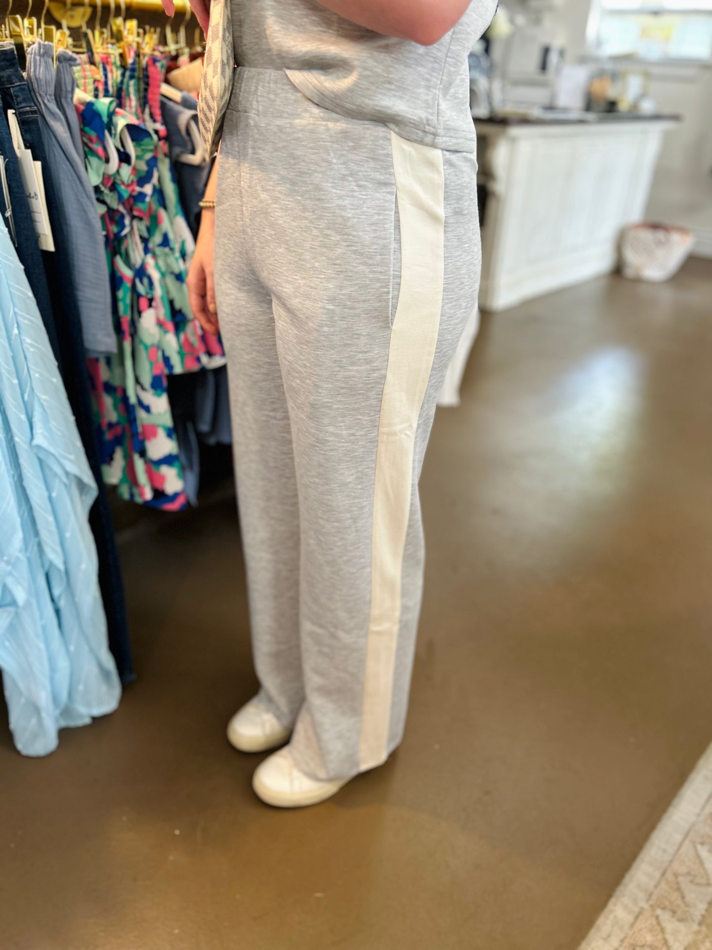 Weekend Side Stripe Pant