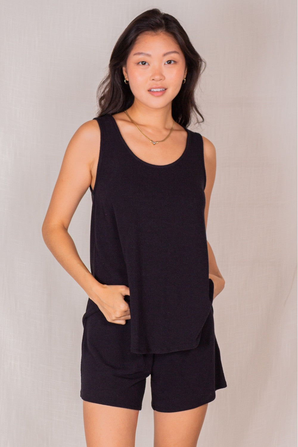 Crepe Round Neck Tank - Black