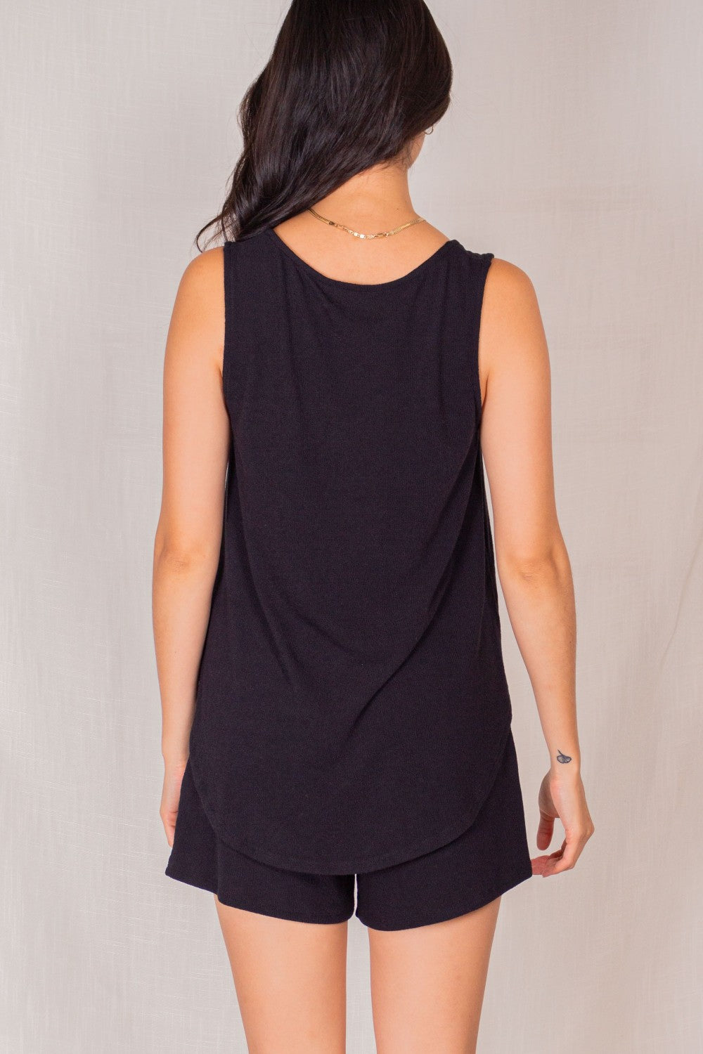 Crepe Round Neck Tank - Black