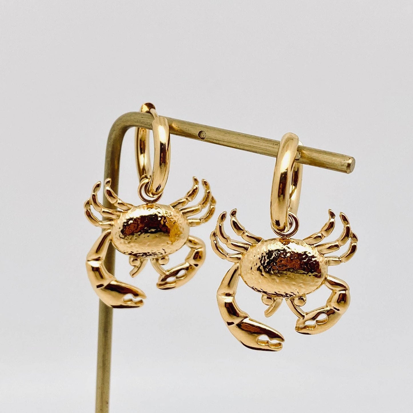 Mio Queena - Crab 18k Gold Plated Stainless Steel Huggie Earrings - FGS