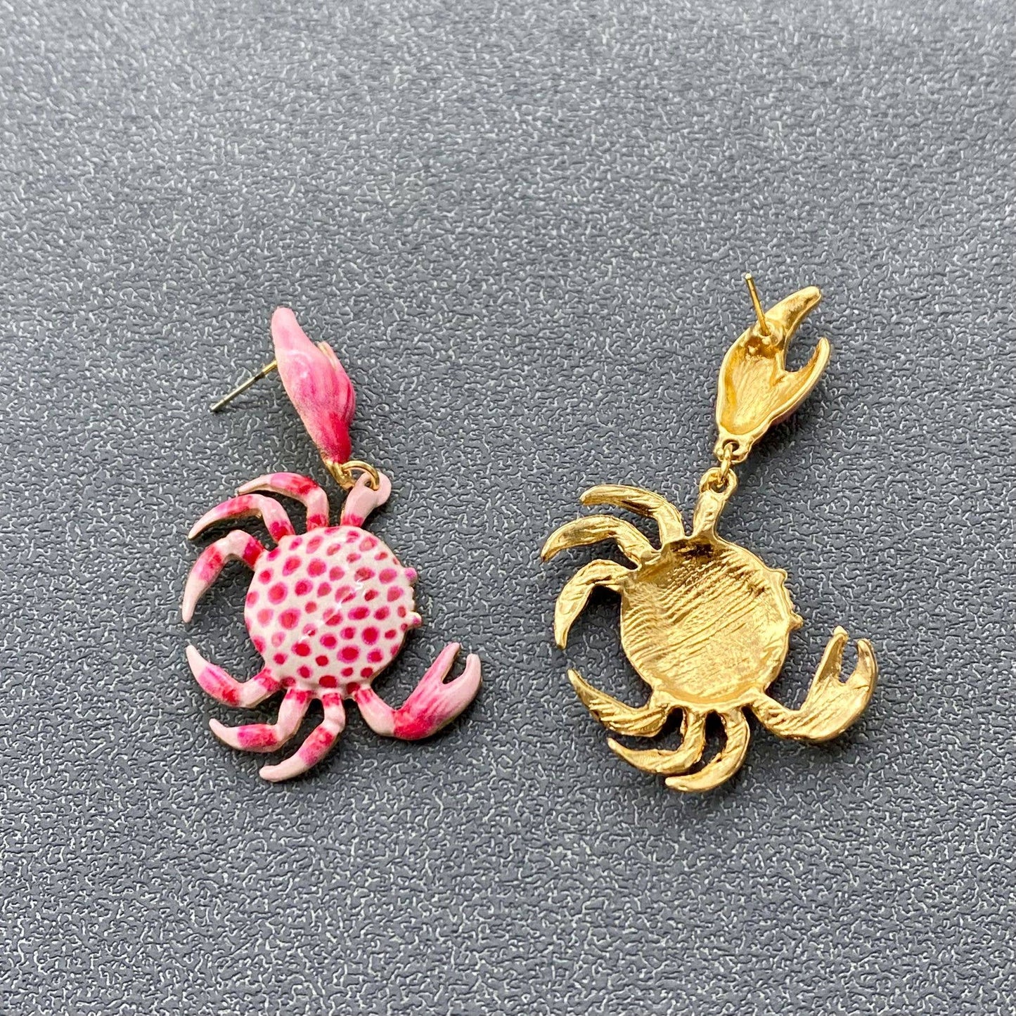 Mio Queena - Pink Enamel Crab Charm Post Earrings