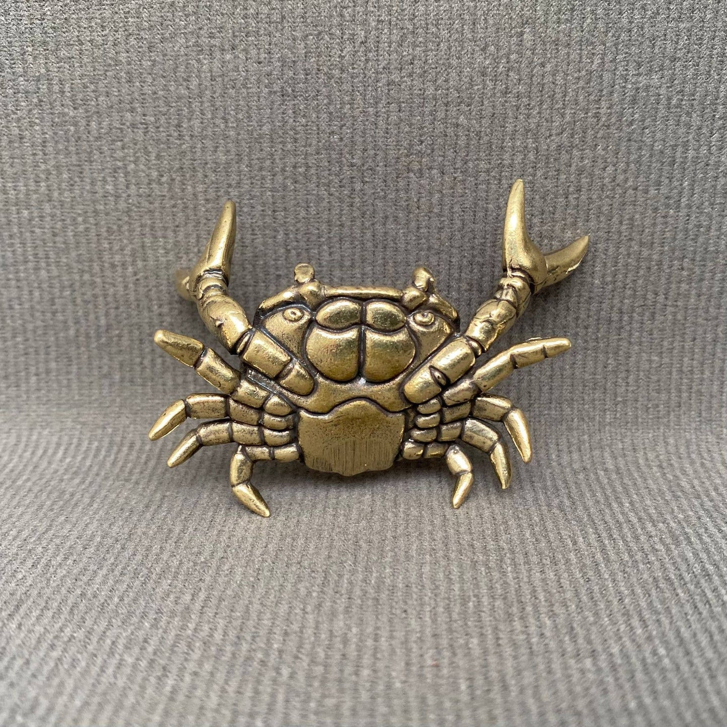 Mio Queena - The Crab Opens Its Claws Brass Crafts Desktop Ornaments