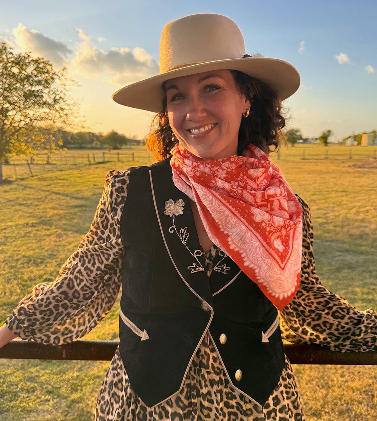 Handker Bandanas - 34" Wild Rag Lacey Bandana