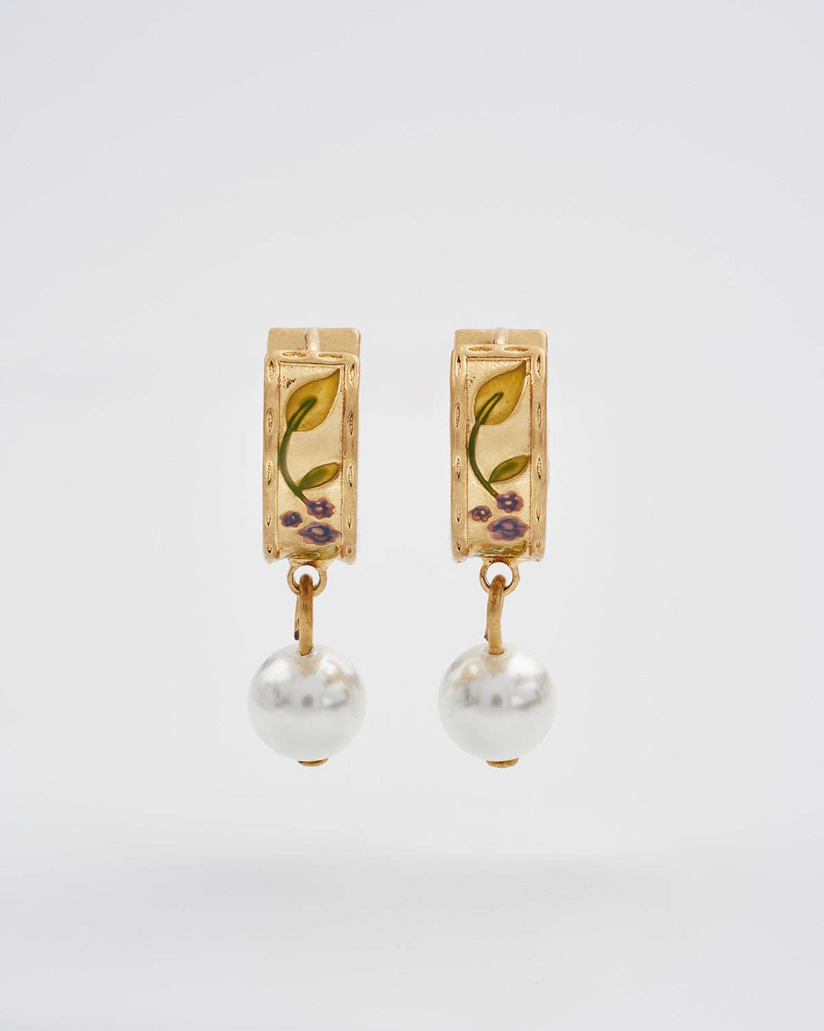 Fable England - Blackberry Bramble Pearl Drop Gold Earrings - UK, US & EU