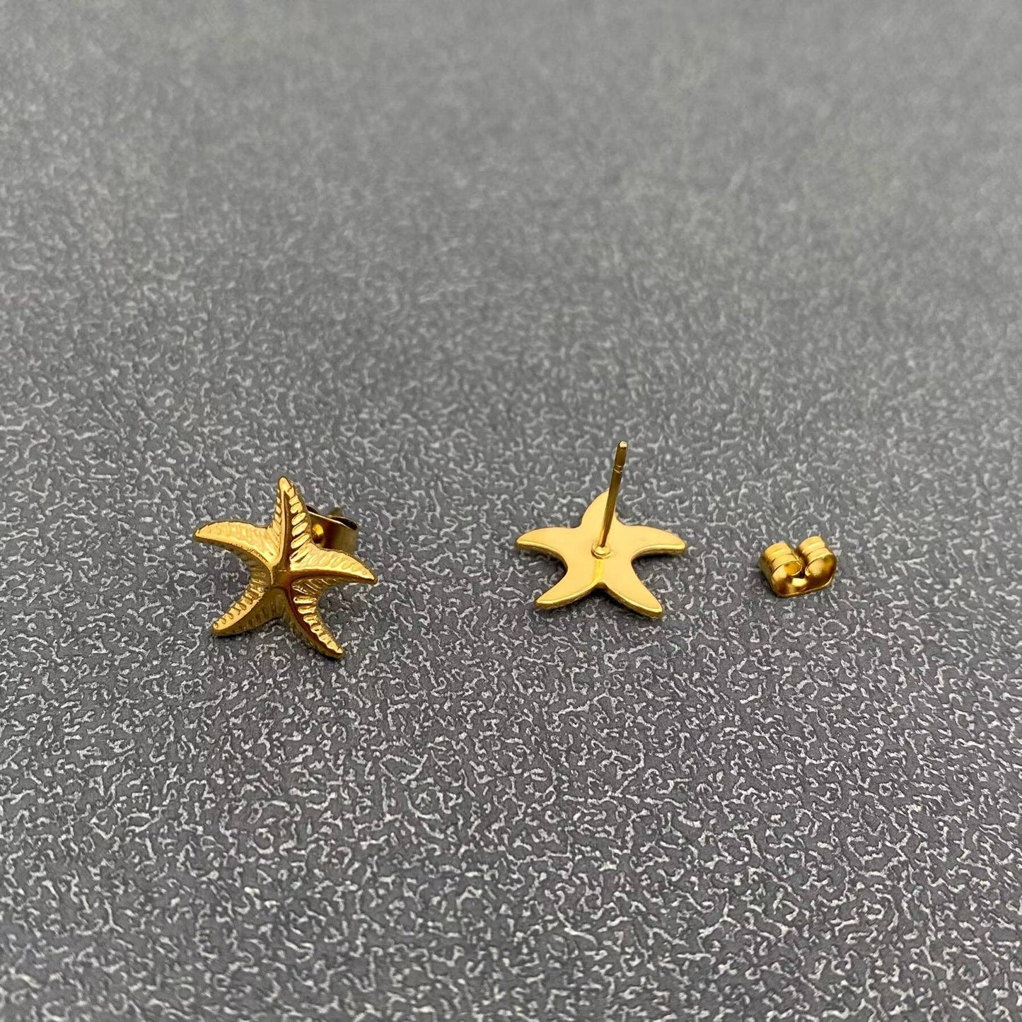 Mio Queena - 18K Gold Plated Stainless Steel Starfish Ear Studs - FGS